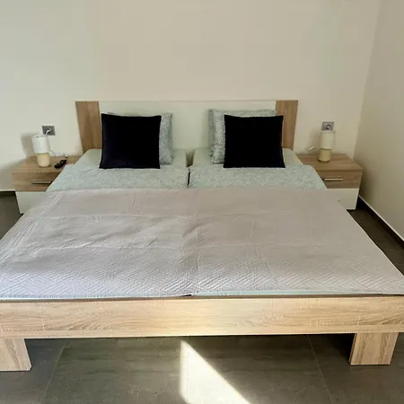 73m2 Klid Priroda Parking Free * Prague