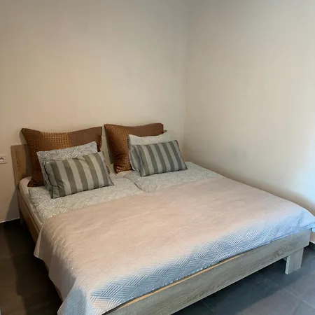 73m2 Klid Příroda Parking Free * Praha